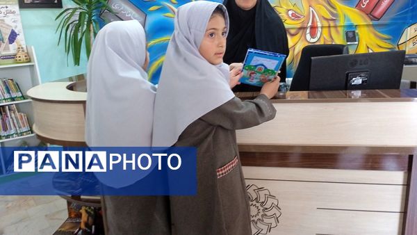 ساخت کتابچه‌های دست‌ساز در دبستان شهید نجفی فدافن