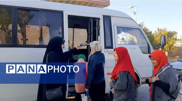 اعزام گروه سرود منتخب ناحیه شازند به اختتامیه سومین جشنواره سرود فجر مرحله استانی