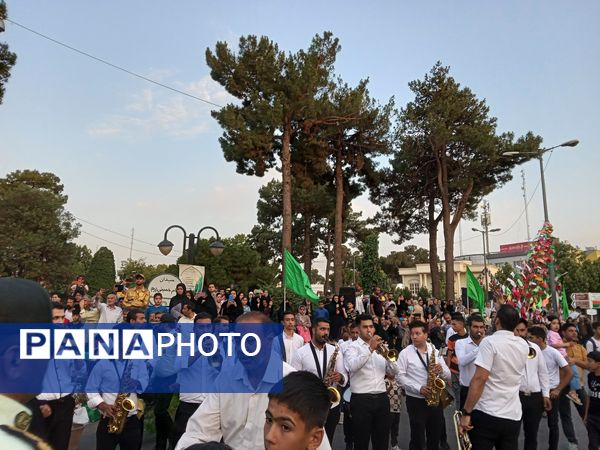 شروع حرکت راهیان عشق از میدان بی بی شطیطه تا مسجد جامع  