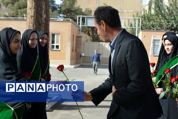مهر زنگ روشنایی، امید و مقاومت
