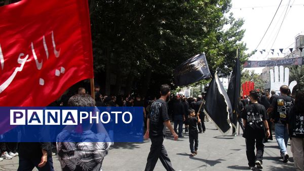 عزاداری عاشورای حسینی به رنگ خون شهیدان در کرج