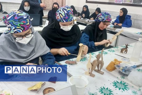 برگزاری جشنواره ماها(مدرسه آرمانی،هنر آسمانی) در هنرستان محمودیه بجنورد