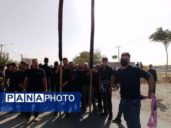 مراسم سینه زنی و علم گردانی اهالی روستای نقاب در امامزاده سید حسن روستای میرآباد