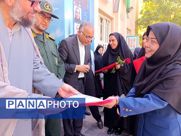 نواختن زنگ سپاس معلم در دبیرستان و دبستان میرزا جعفر سروقد