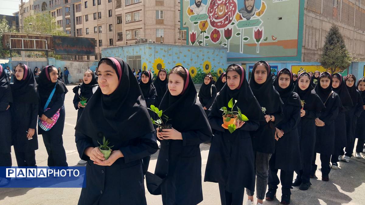 برگزاری «جشن جوانهها» در مدرسه شهدای شهرداری ناحیه ۲ کرج
