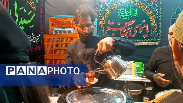 حال و هوای یکی از خیابان های مشهد در شب شهادت امام رضا (ع) 