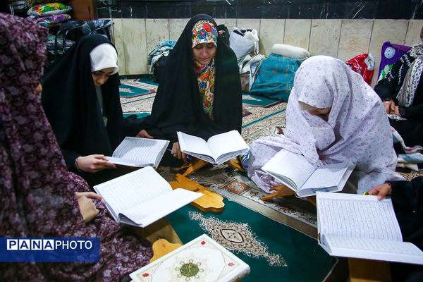 اعتکاف دانش‌آموزی در مسجد قائمیه