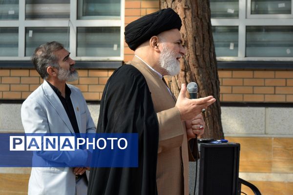 نماز باران، همخوانی زمین و آسمان در دبیرستان ولایت بهارستان‌دو