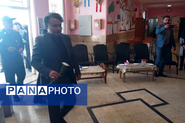 آیین رونمایی از تابلوی اولین آموزشگاه نامگذاری شده به نام شهید جمهور در ایران