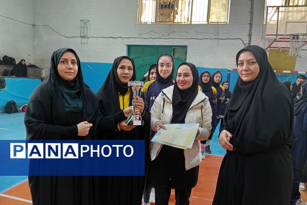اختتامیه مسابقات والیبال دانش‌آموزان دختر مدارس شهرستان قرچک