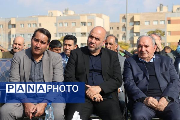 تداوم نهضت مدرسه‌سازی در کهریزک، خشت‌گذاری مدرسه ۱۵ کلاسه در مسکن مهر