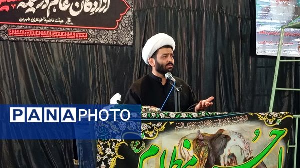 عزاداری دختران فاطمی شهر بن با محوریت حمایت از رهبری 