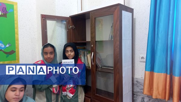 مراسم روز کتاب و کتابخوانی و افتتاح کتابخانه در دبستان شاهد تحقیقی ناحیه ۶