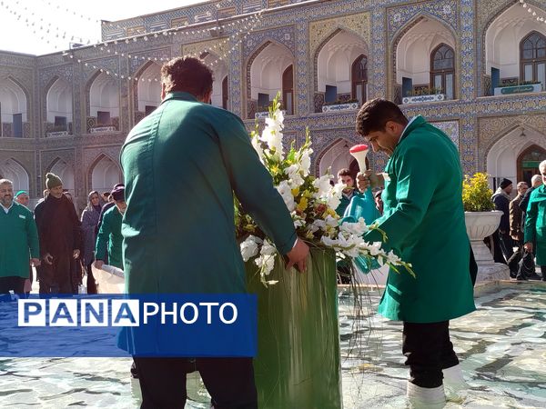 مشهد مقدس در تب‌وتاب جشن ولادت نخستین امام شیعیان  