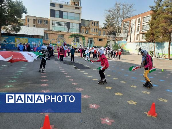 المپیاد ورزشی درون مدرسه‌ای در دبستان دخترانه نوفل لوشاتو ناحیه سه مشهد مقدس