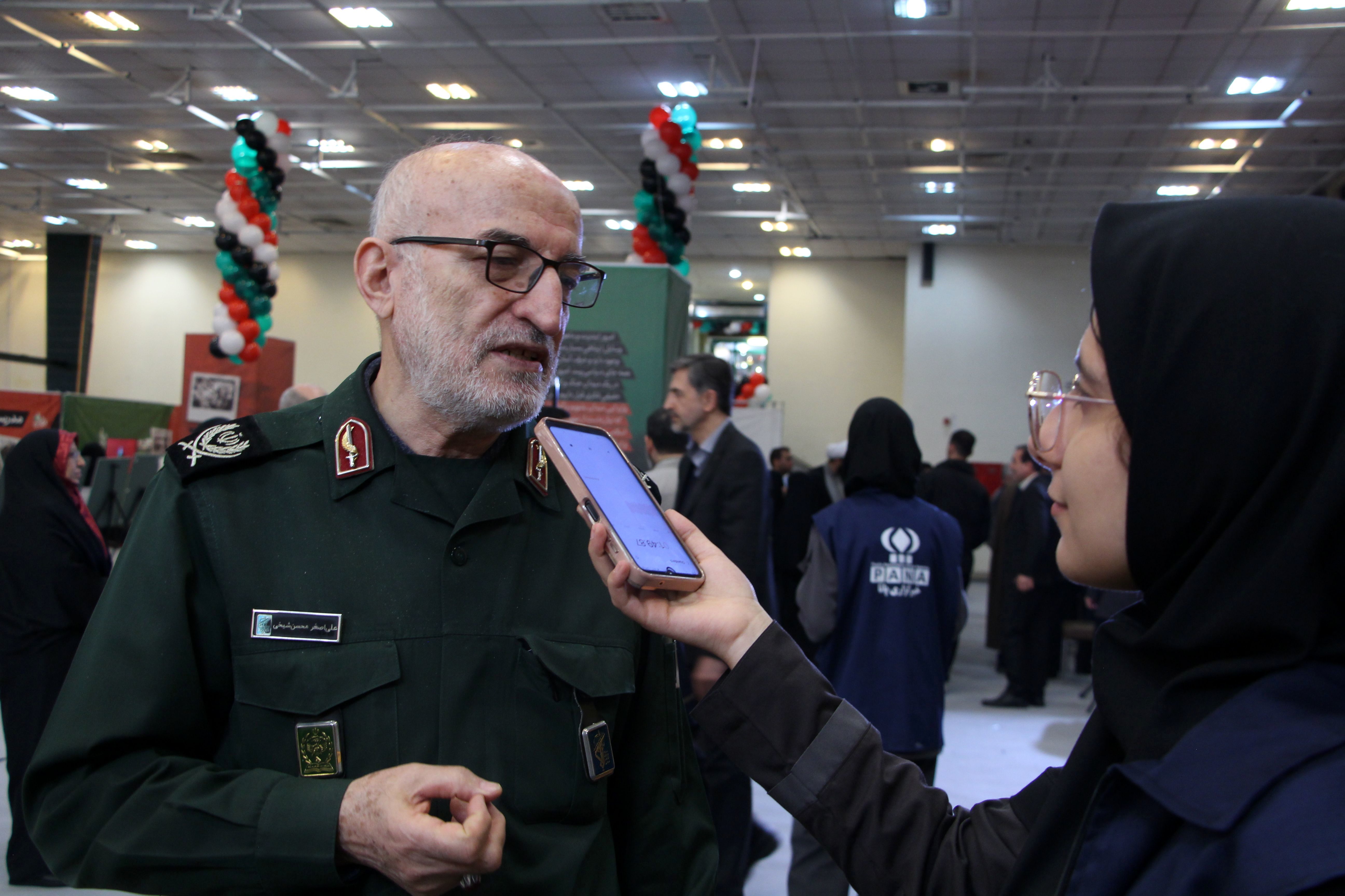 دانش‌آموزان سرداران خط مقدم فضای مجازی هستند