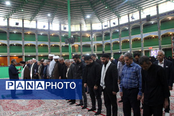 اقامه نماز باران در حسنیه محمود‌آباد یزد