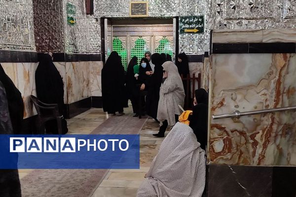 حضور دانش‌آموزان و فرهنگیان ناحیه دو شهرری در نماز جمعه 