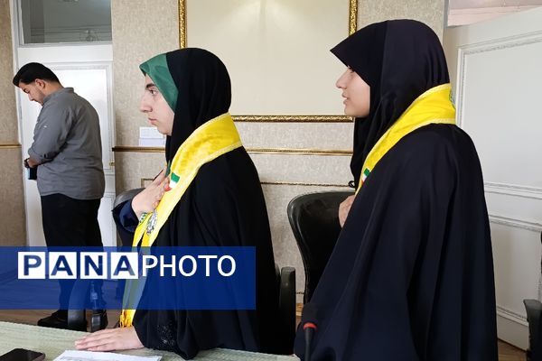 آیین تجلیل از دانش‌آموزان فعال ناحیه ۵ مشهد