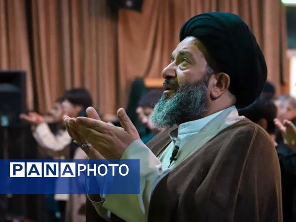 جلوه‌ای از اعتکاف دانش‌آموزی در مسجد امام علی‌بن‌ابی‌طالب (ع)