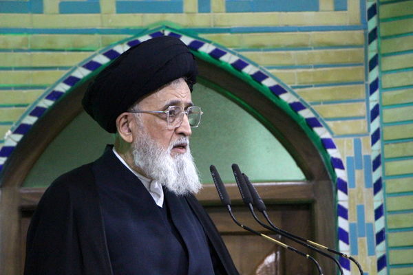 دشمن با هزینه‌های هنگفت در پی ترویج یأس در جامعه است