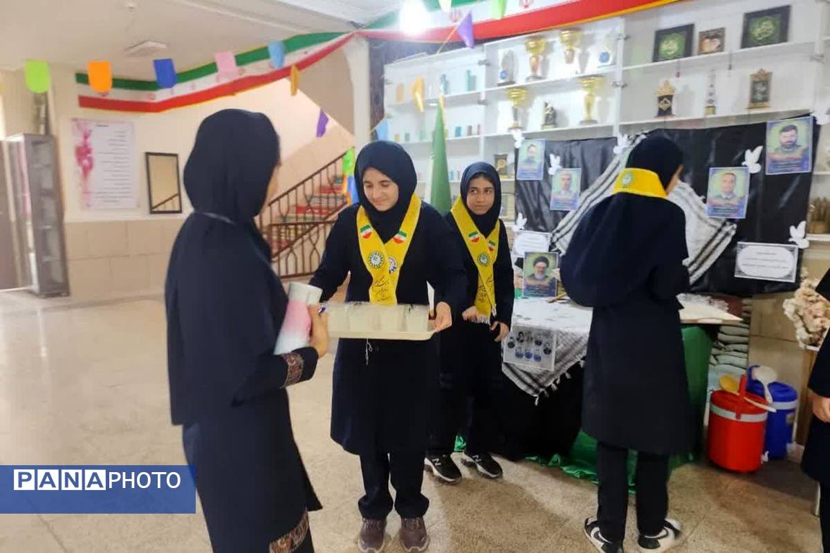 برپایی موکب بهمناسبت سالروز شهادت رئیس جمهور و همراهان در دبیرستان شاهد 16