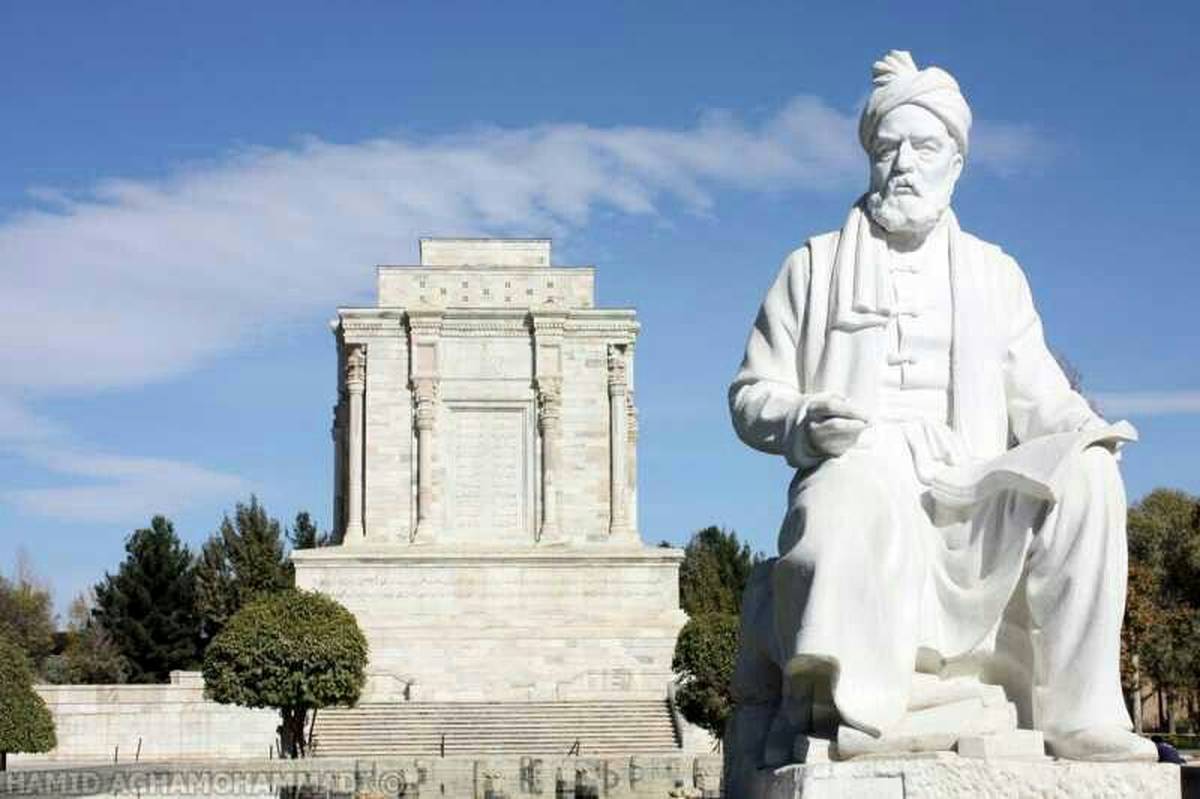 حکیمِ سخن، نگهبانِ هویت ایرانی