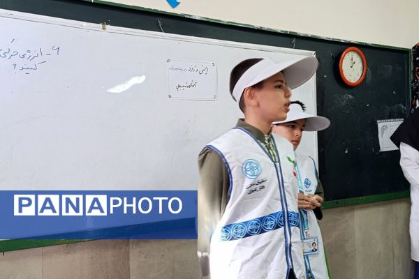 ارتقای آگاهی دانش‌آموزان آموزشگاه شهید رجایی با آموزش‌های سلامت و ایمنی زلزله