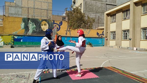 المپیاد ورزشی درون مدرسه ای در دبیرستان پیرایش یک