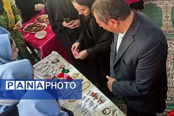 از سنت تا خلاقیت، برگزاری نمایشگاه صنایع دستی یلدا در دبیرستان توحید یک