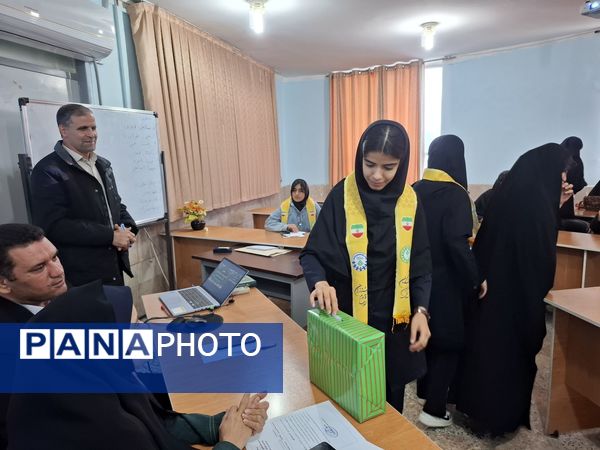 انتخابات مجمع و هیات رئیسه سازمان دانش‌آموزی در شهرستان آبدانان