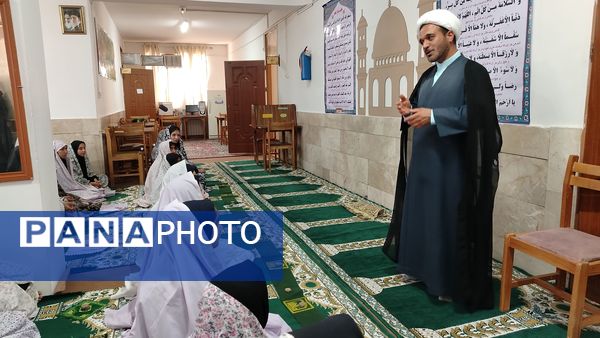 اقامه نماز جماعت ظهر و عصردر دبیرستان شهید مجید دهنوی 