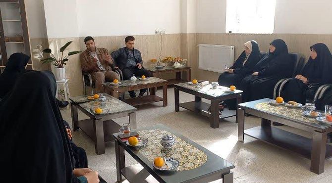 طرح مربیان همراه در مجتمع آموزشی امام حسین(ع) میبد 