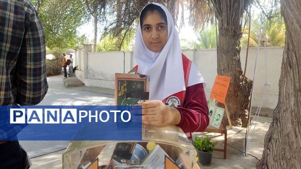 جشن عاطفه‌ها در دبستان مولوی فین؛ همدلی برای تداوم آموزش