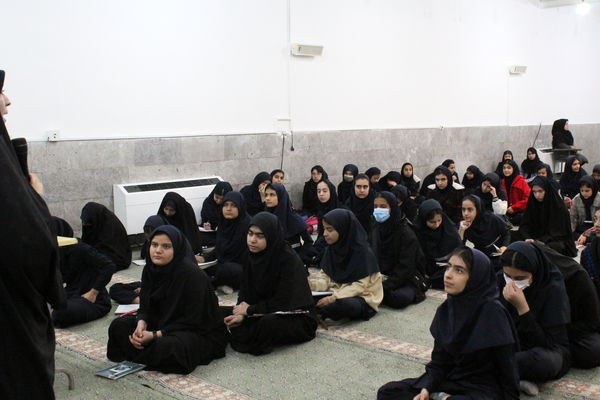 برگزاری جلسه توجیهی و آموزشی آمادگی دفاعی در دبیرستان دخترانه معلم