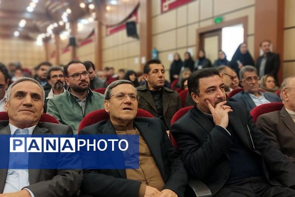 آیین تجلیل از ۷۰ رتبه برتر و ۱۸ مقام برتر یازدهمین جشنواره خوارزمی