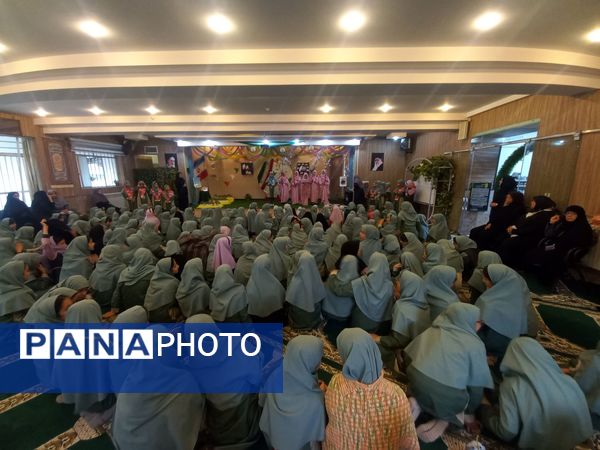مراسم روز دانش آموز در دبستان دخترانه شاهد تحقیقی ناحیه ۶