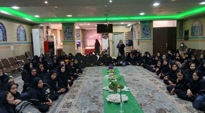 حضور پرشور دانش آموزان آموزشگاه دکتر رزمی ناحیه دو شهرری در مراسم «مصباح الهدی»