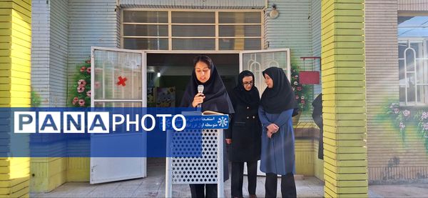 برگزاری جشن عاطفه ها در دبیرستان فرزانگان دوره ی اول 