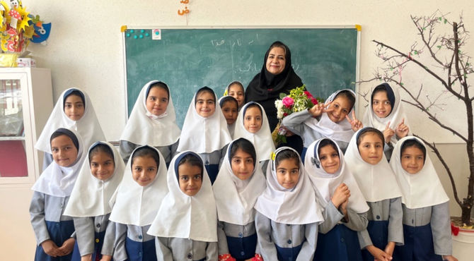 روزی بیادماندنی برای پاسداشت عشق وتعهد آموزگاران در دبستان خدیجه کبری(س) شهر سورمق