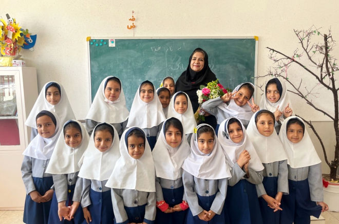 روزی بیادماندنی برای پاسداشت عشق وتعهد آموزگاران در دبستان خدیجه کبری(س) شهر سورمق