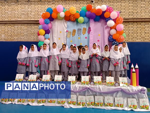 جشن شکوفه‌ها در دبستان زهره براتیان