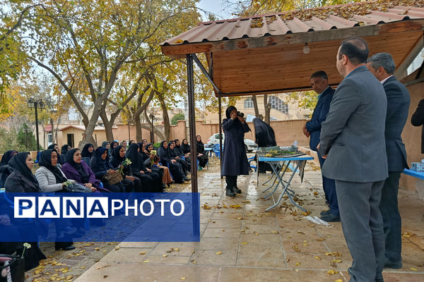 محفل صمیمی کارکنان اداری ناحیه ۴ شیراز به مناسبت روز زن