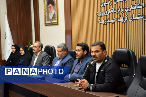 نشست همدلی معاون استاندار با قهرمانان و مربیان ورزشی تربت حیدریه