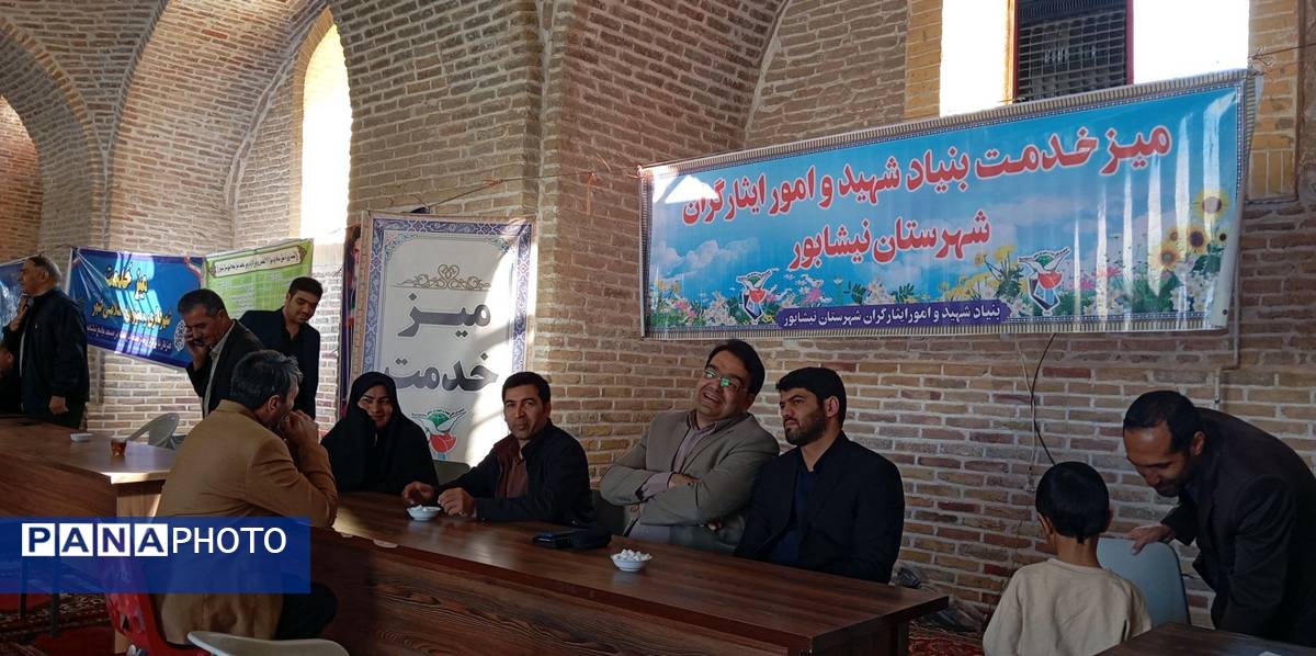 میز خدمت در آخرین نماز جمعه آبان ماه