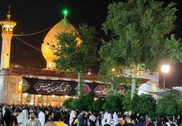 عزاداری مردم شیراز در روز تاسوعا و بازدید از نمایشگاه «باب الحسین»