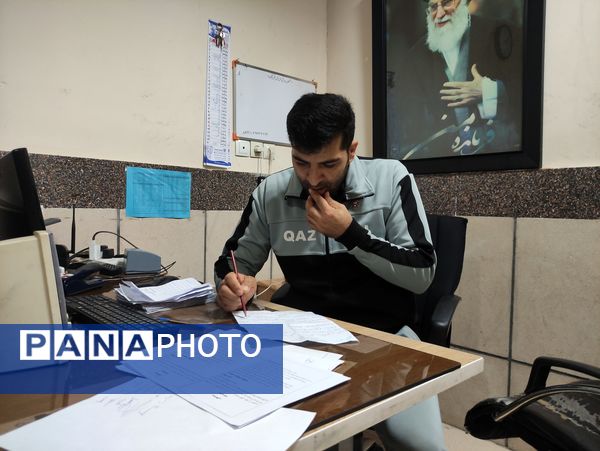 مسابقات فوتسال درون مدرسه به مناسبت هفته تربیت بدنی برگزار شد 