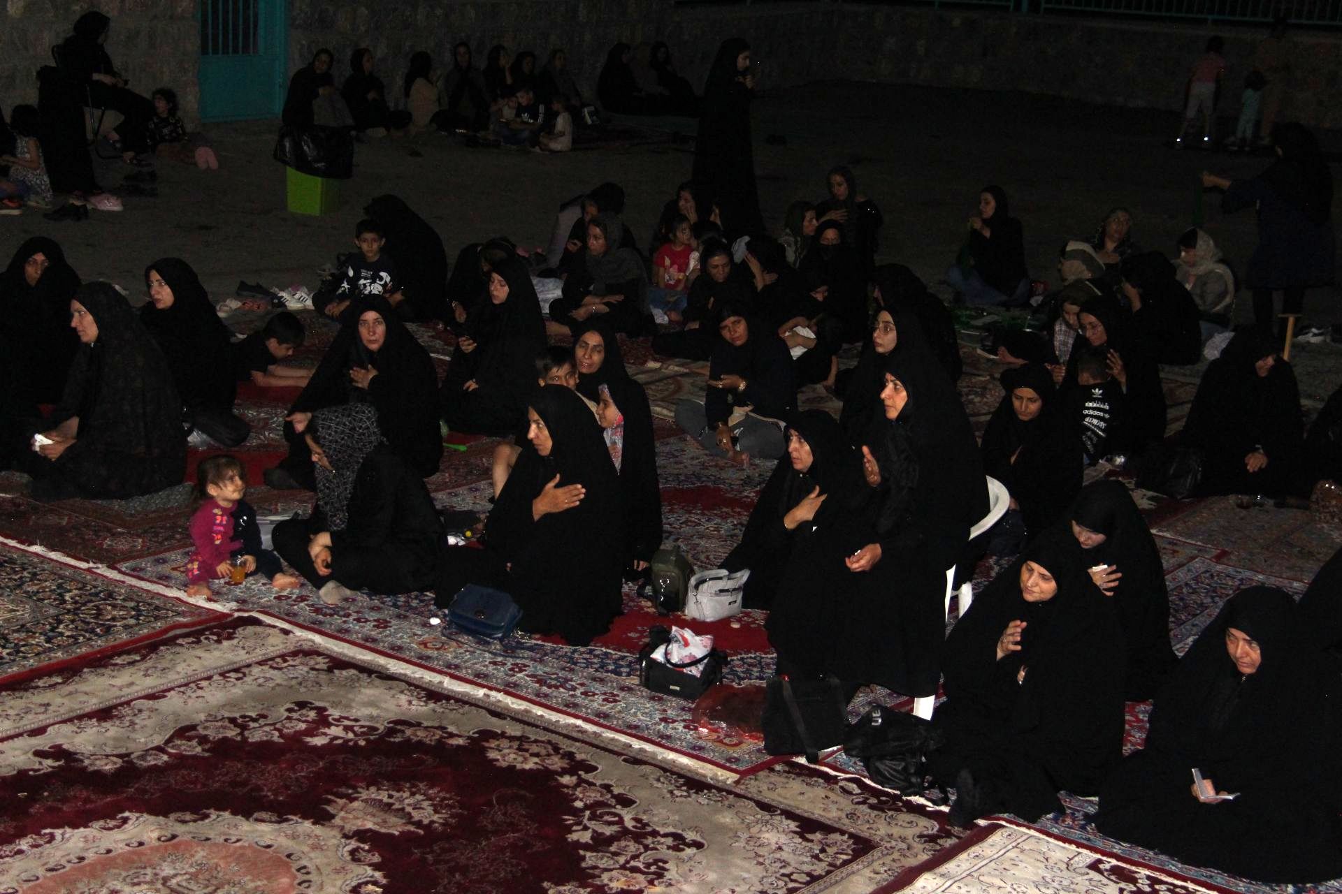 مراسم عزاداری شب هفتم محرم در مسجد امام هادی(ع) شهرکرد