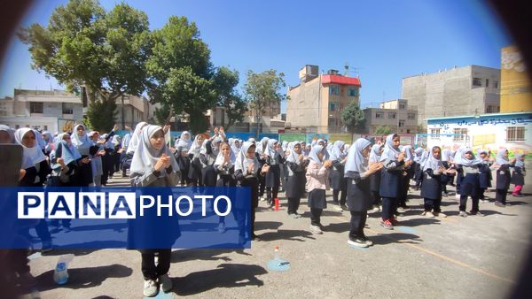 جشن سپاس معلم در دبستان شاهد حاج تقی آقا بزرگ مشهد