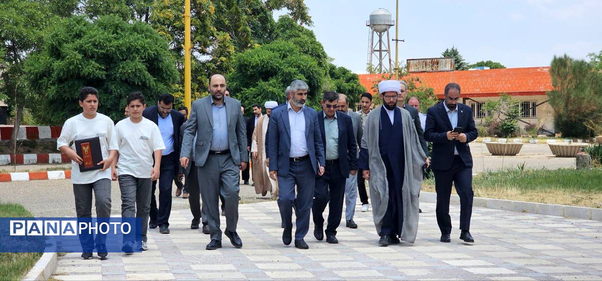 آیین تکریم و معارفه سرپرست جدید دانشگاه آزاد اسلامی واحد تاکستان